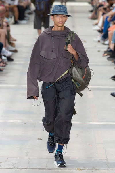 Look 26